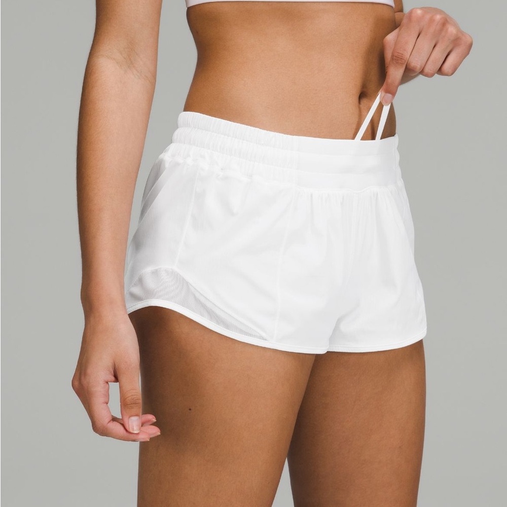 Lululemon Hotty Hot Low-Rise Lined 2.5”